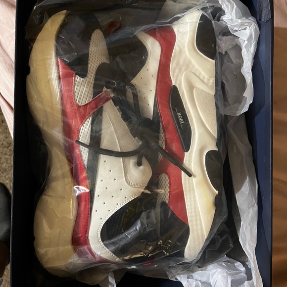 Dior b22 sneakers Red White and Black 100% authentic, comes with box!! - Picture 2 of 9